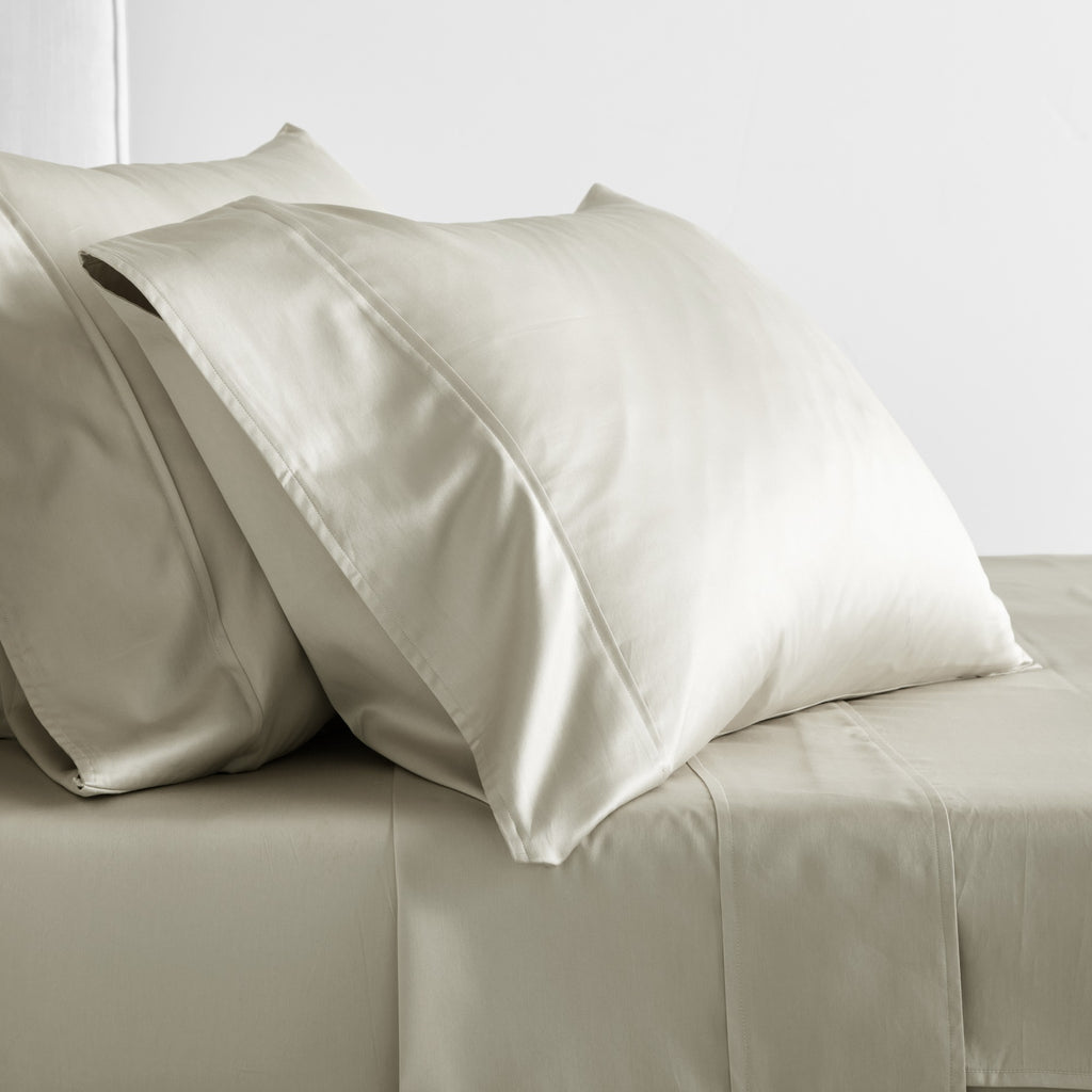 Williams Sonoma Signature 1000 Thread Count Sateen Sheet Set Light Grey